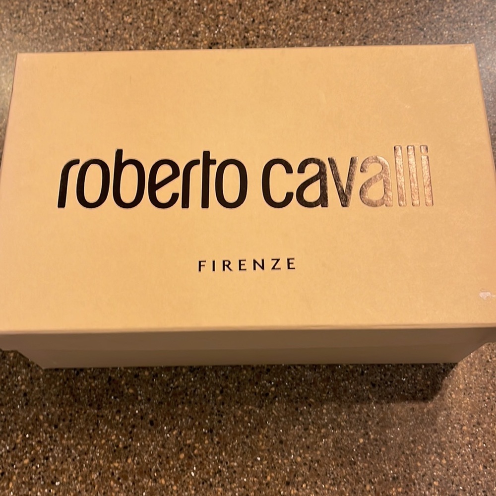 ROBERTO CAVALLI BLACK AND GOLD CHAIN SANDALS SIZE 38 - Picture 6 of 9